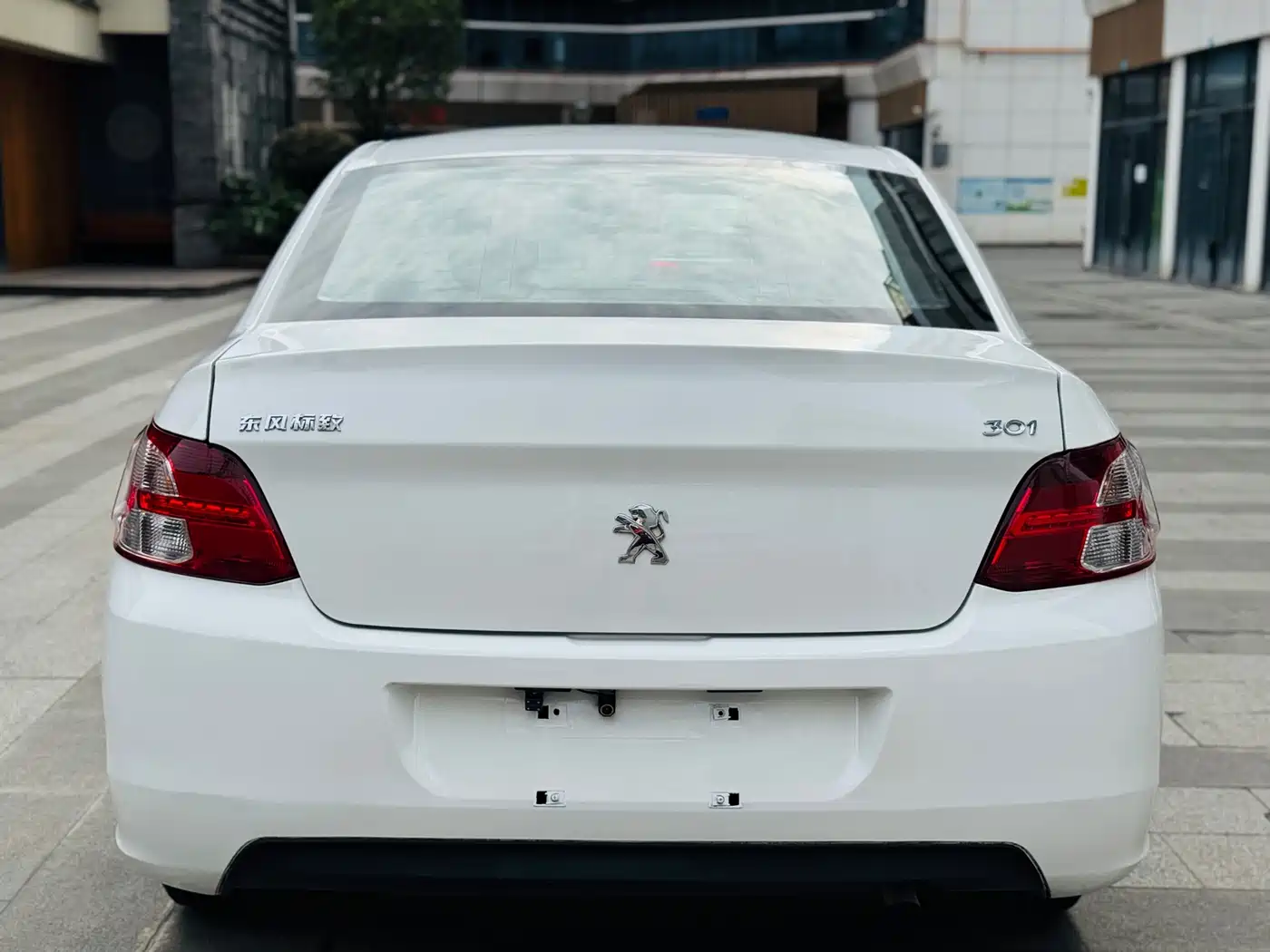 Peugeot 301 2016 1.6L Auto Comfort Edition фото 7
