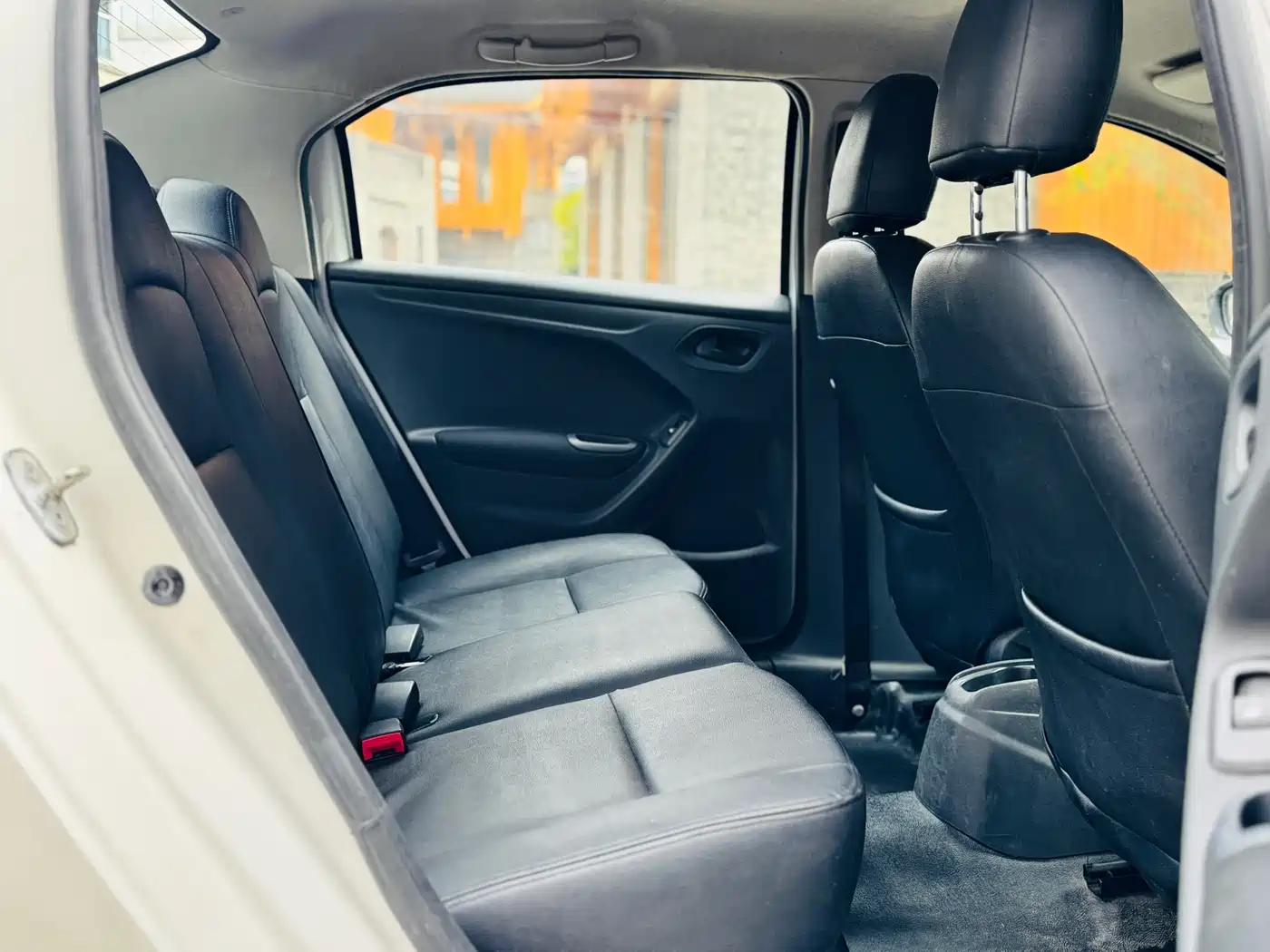 Peugeot 301 2016 1.6L Auto Comfort Edition фото 14
