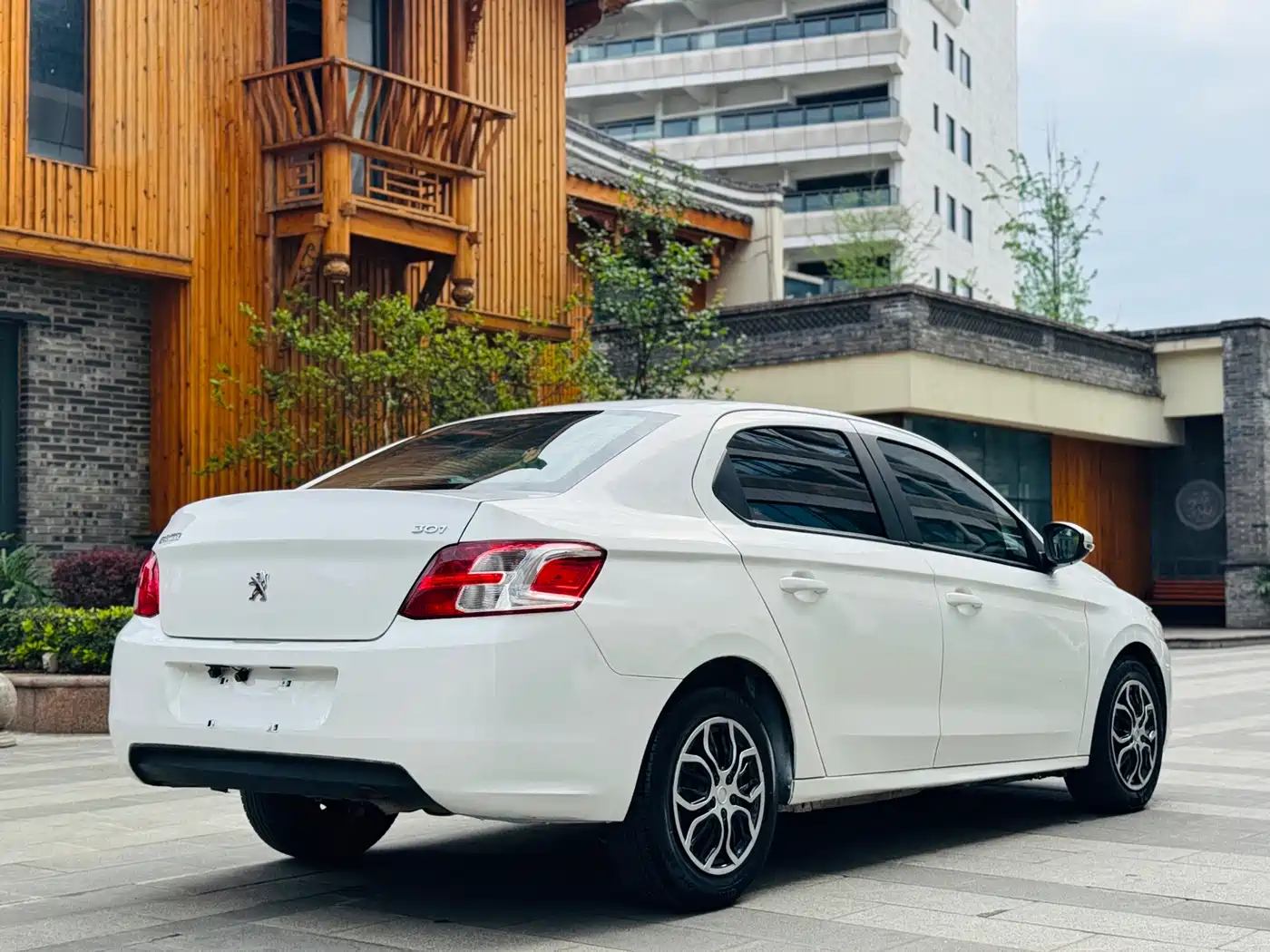 Peugeot 301 2016 1.6L Auto Comfort Edition фото 8