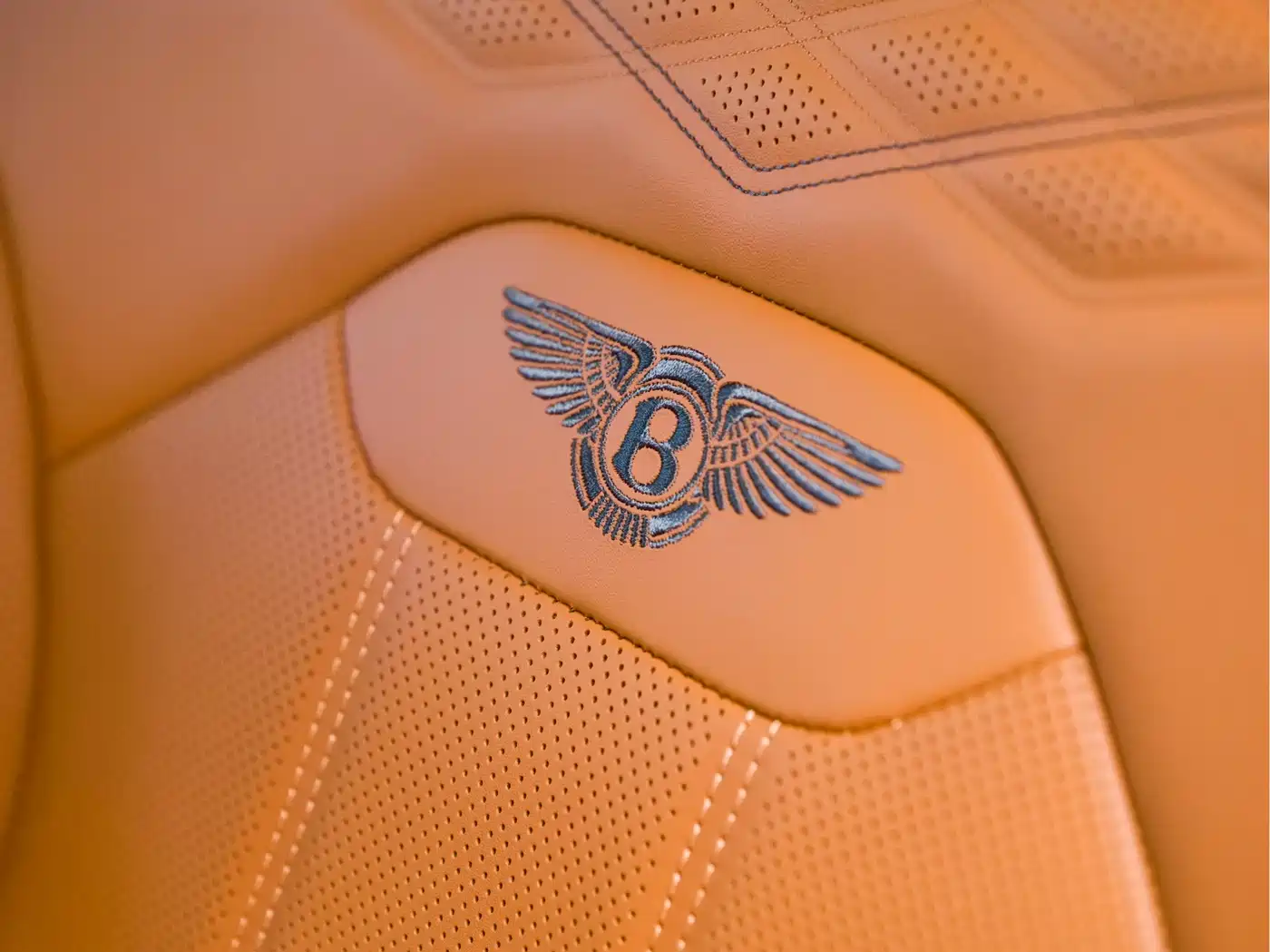 Bentley Bentayga 2026 2025 4.0T V8 Long Wheelbase Art Edition