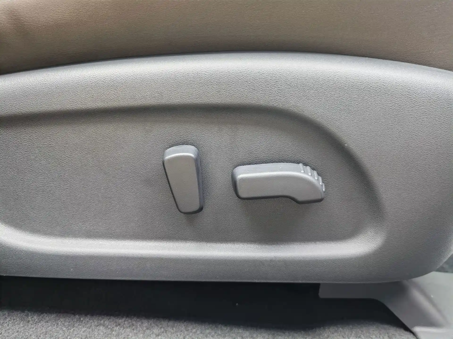 Photo 19 - Infiniti QX60 (Import)