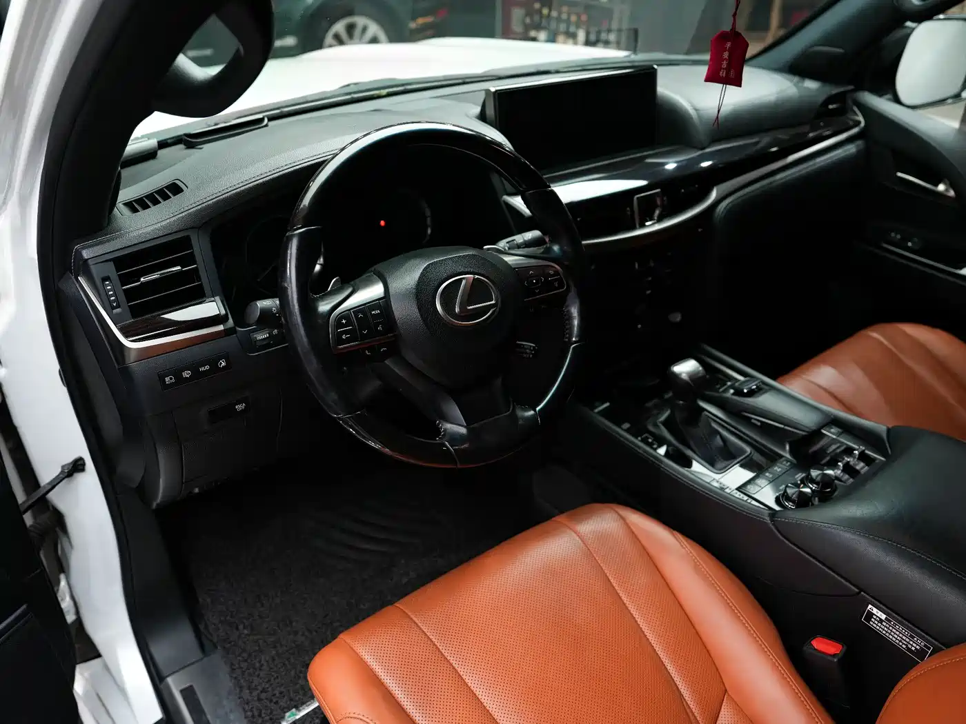Lexus LX 2019 570 Prestige Luxury Edition фото 27