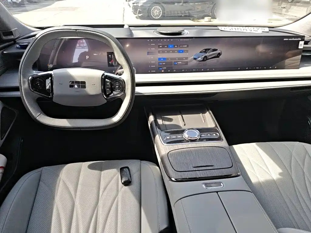 Geely Galaxy Galaxy E8 2025 2025 700km Long Voyage Smart Drive Edition