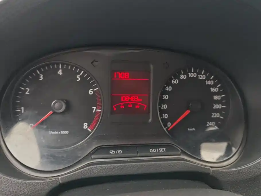 Volkswagen Polo 2013 1.4L Manual Trend Edition фото 14