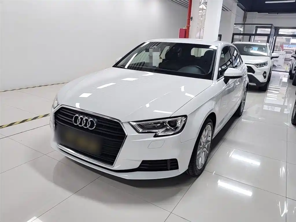 Audi A3 2018 30th Anniversary Sportback 35 TFSI Progressive фото 2