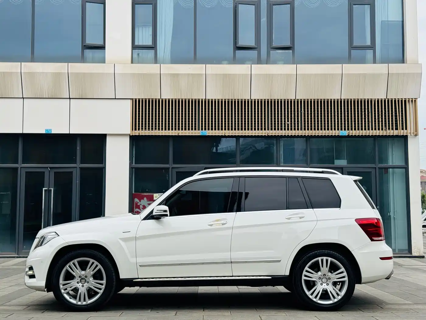 Mercedes-Benz GLK-Class 2015 GLK 260 4MATIC Dynamic Ultimate Edition фото 4