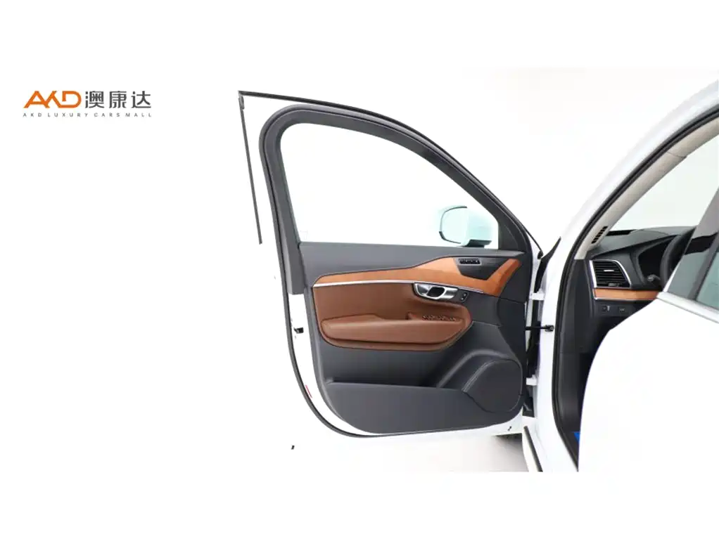صورة 11 - Volvo XC90