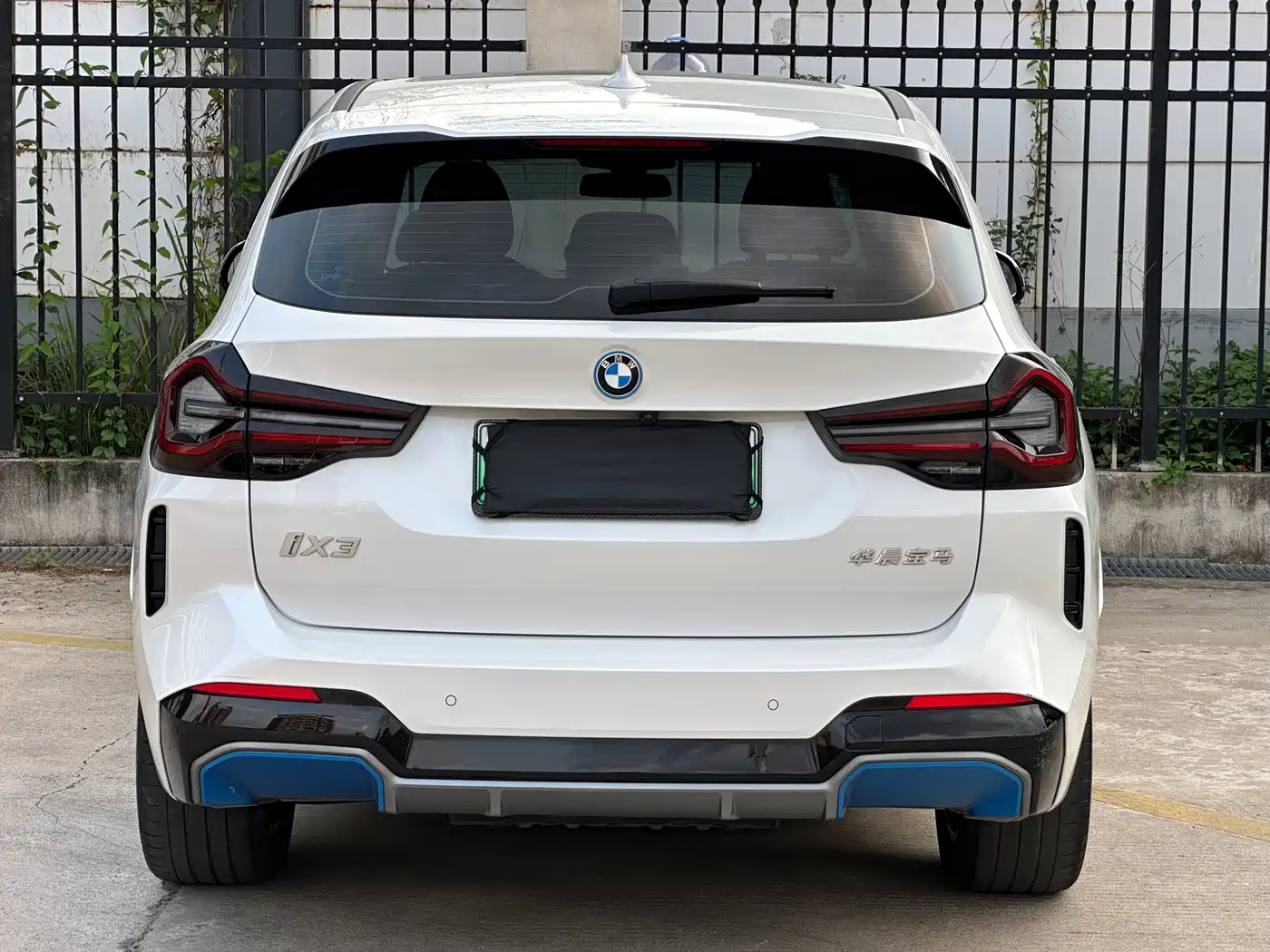 BMW IX3