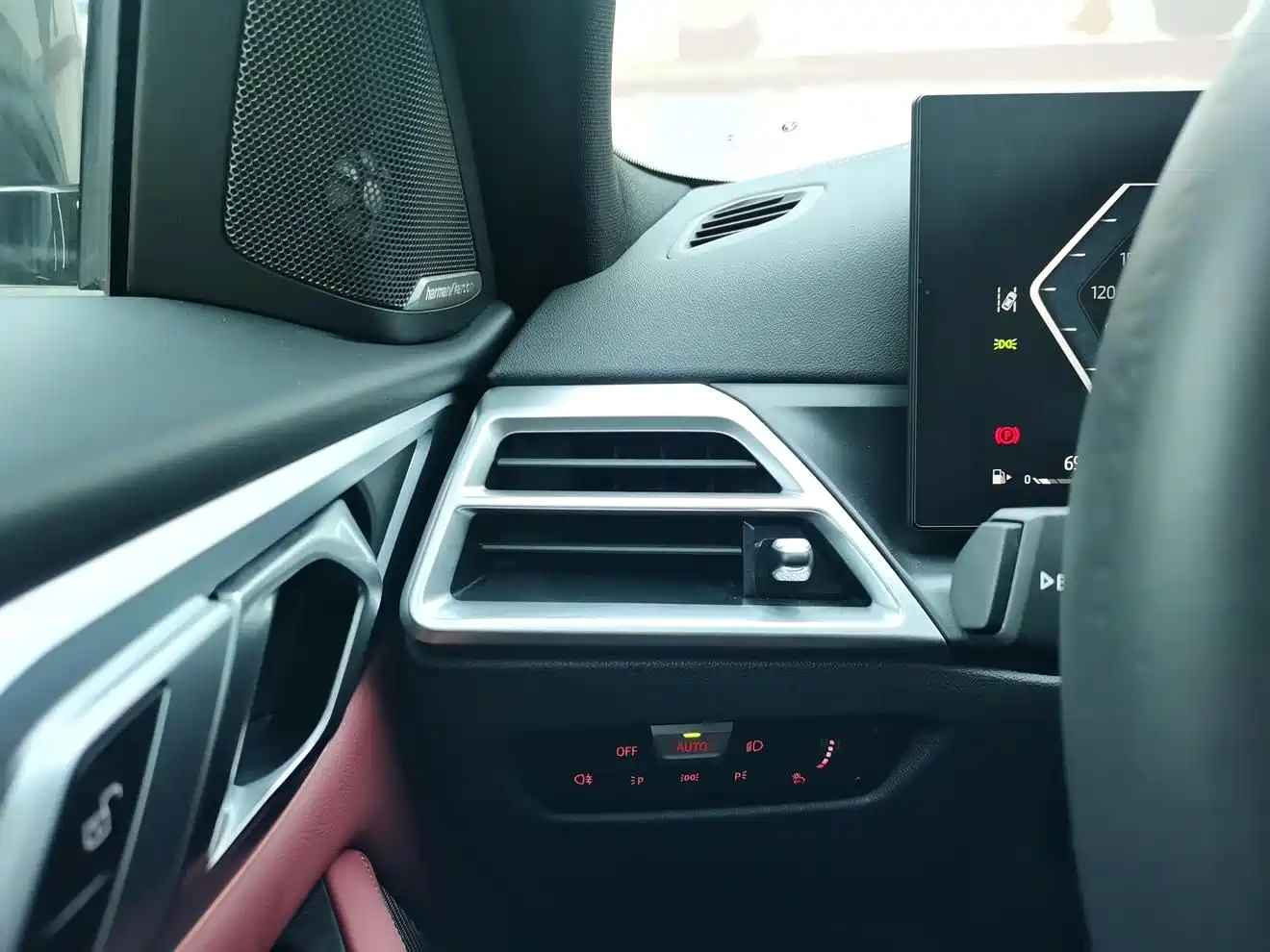 BMW 4 Series 2024 430i Gran Coupe M Sport Shadowline Package фото 16