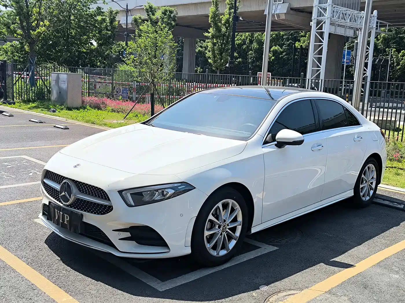 Mercedes-Benz A-Class 2021 A 200 L Sport Sedan Fashion Edition