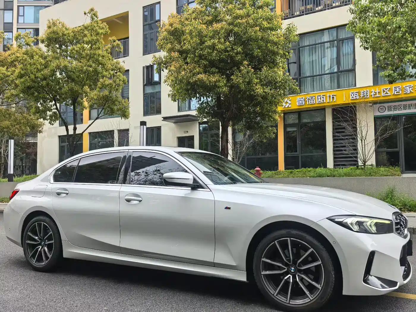 BMW 3 Series 2023 325Li M Sport Package фото 3