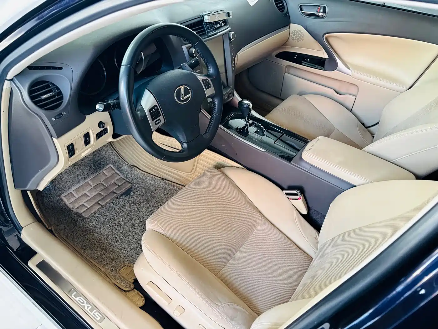 Lexus IS 2011 250 Sport фото 7