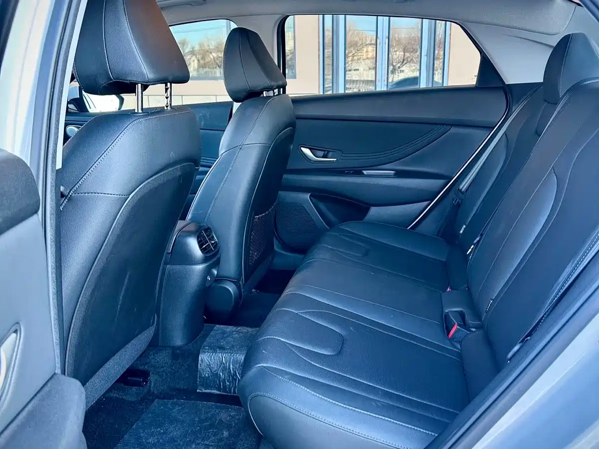 Hyundai Elantra 2023 Model 1.5L CVT LUX Premium Edition фото 11