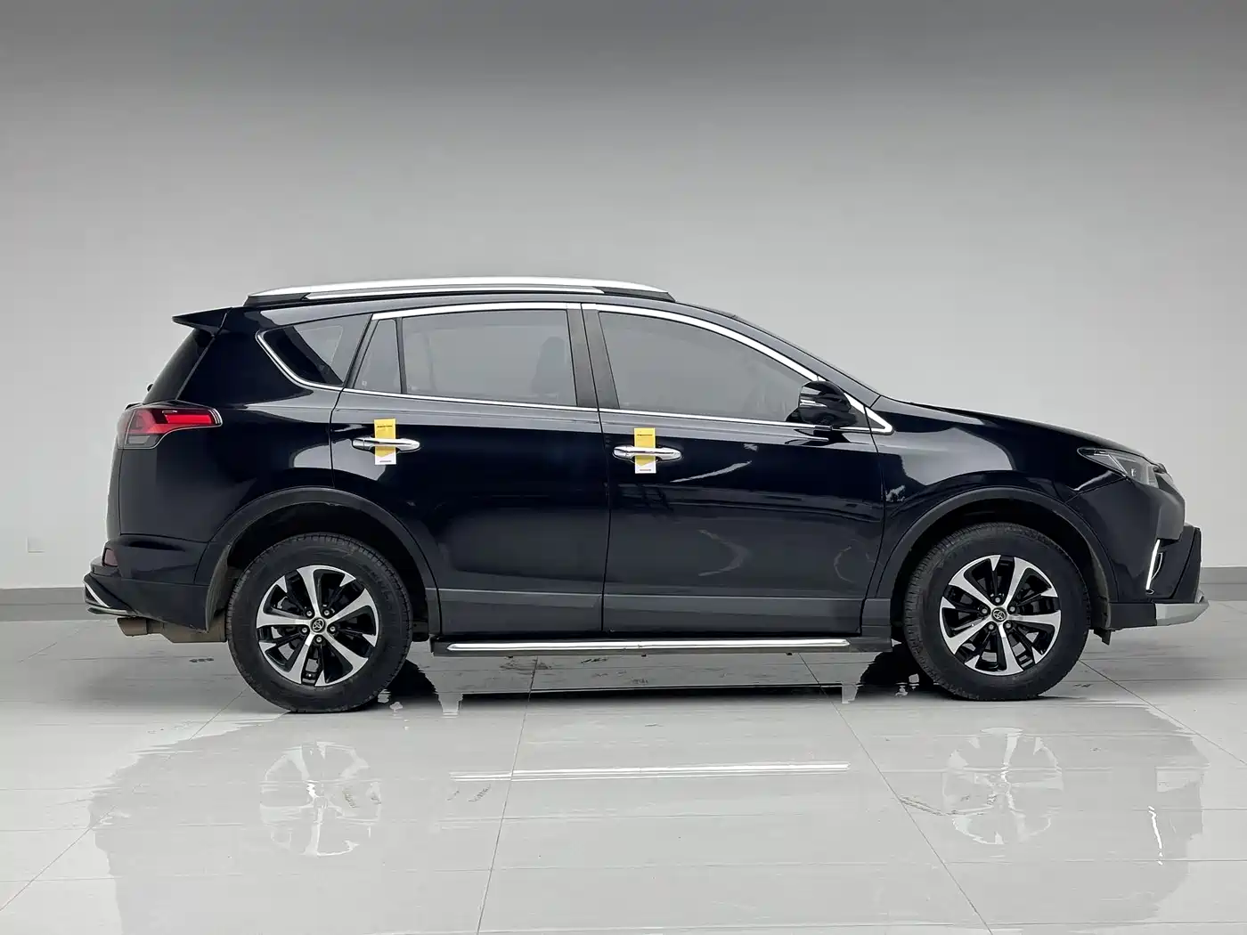 Toyota RAV4 Rongfang 2019 2.0L CVT 2WD Trend Edition China VI фото 7