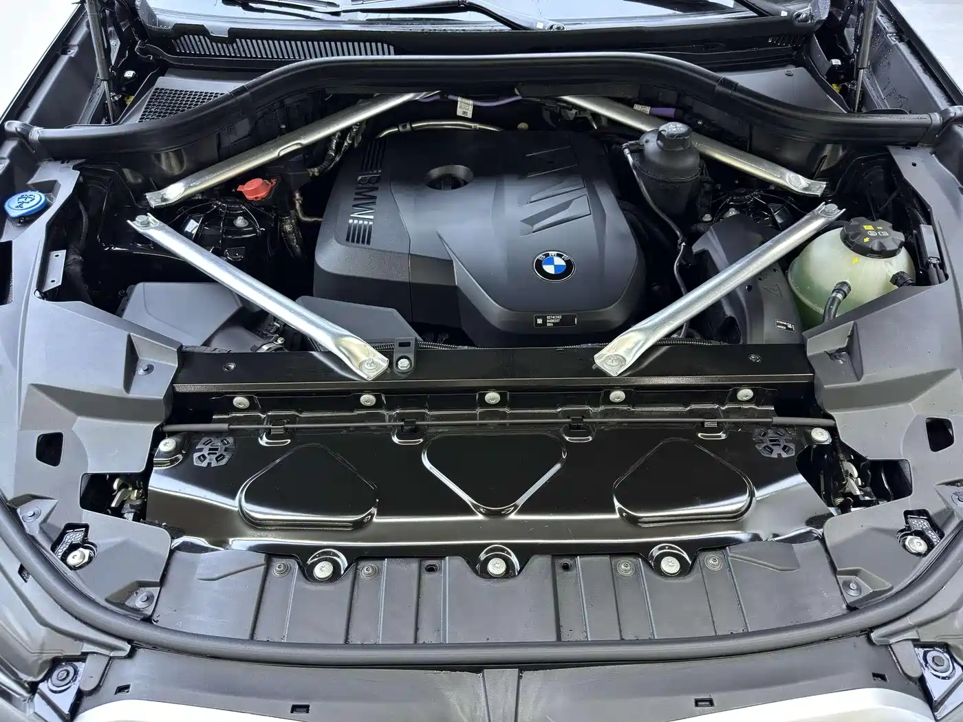 BMW X5 2025 Model xDrive 30Li Exclusive M Sport Blackout Package фото 21