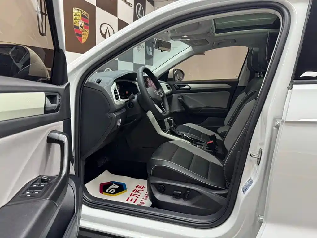 Фото 7 - Volkswagen T-ROC