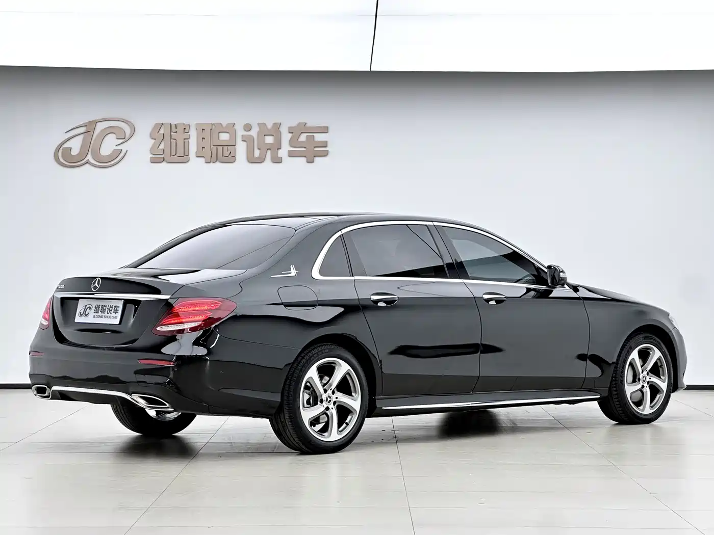 Mercedes-Benz E-Class 2018 E 300 L Sport Luxury фото 3