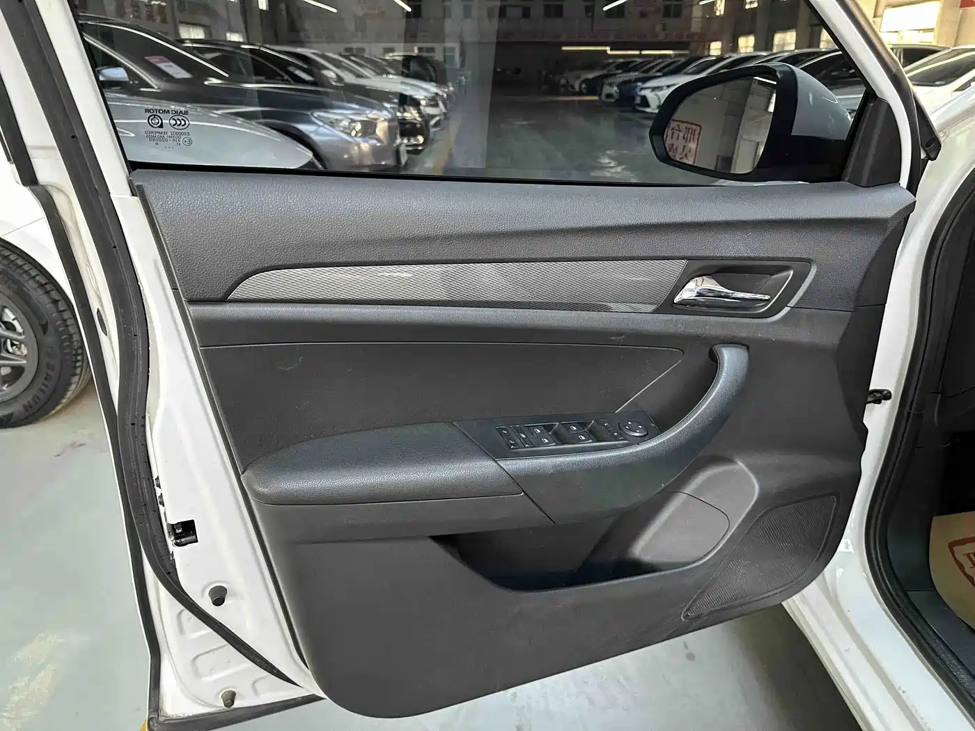 Roewe 360 2017 2017 1.5L Auto Luxury Edition