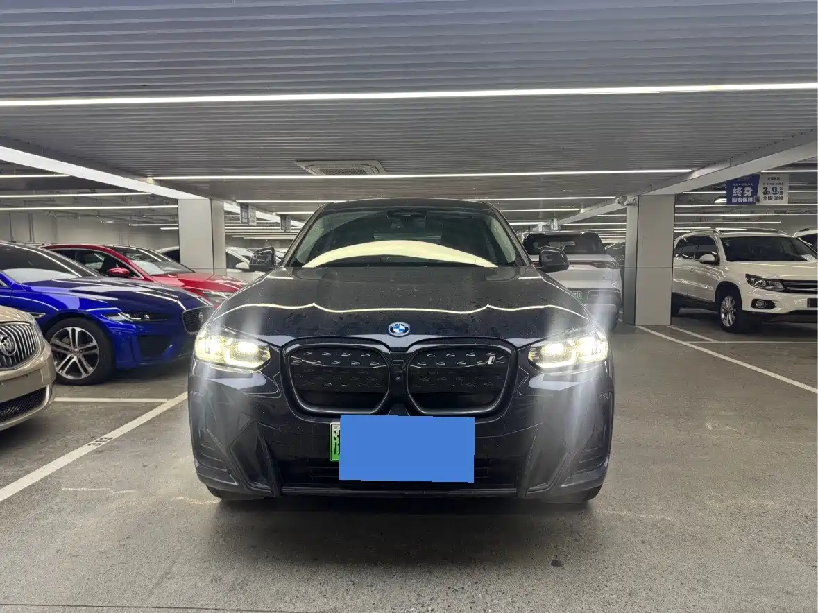 BMW IX3