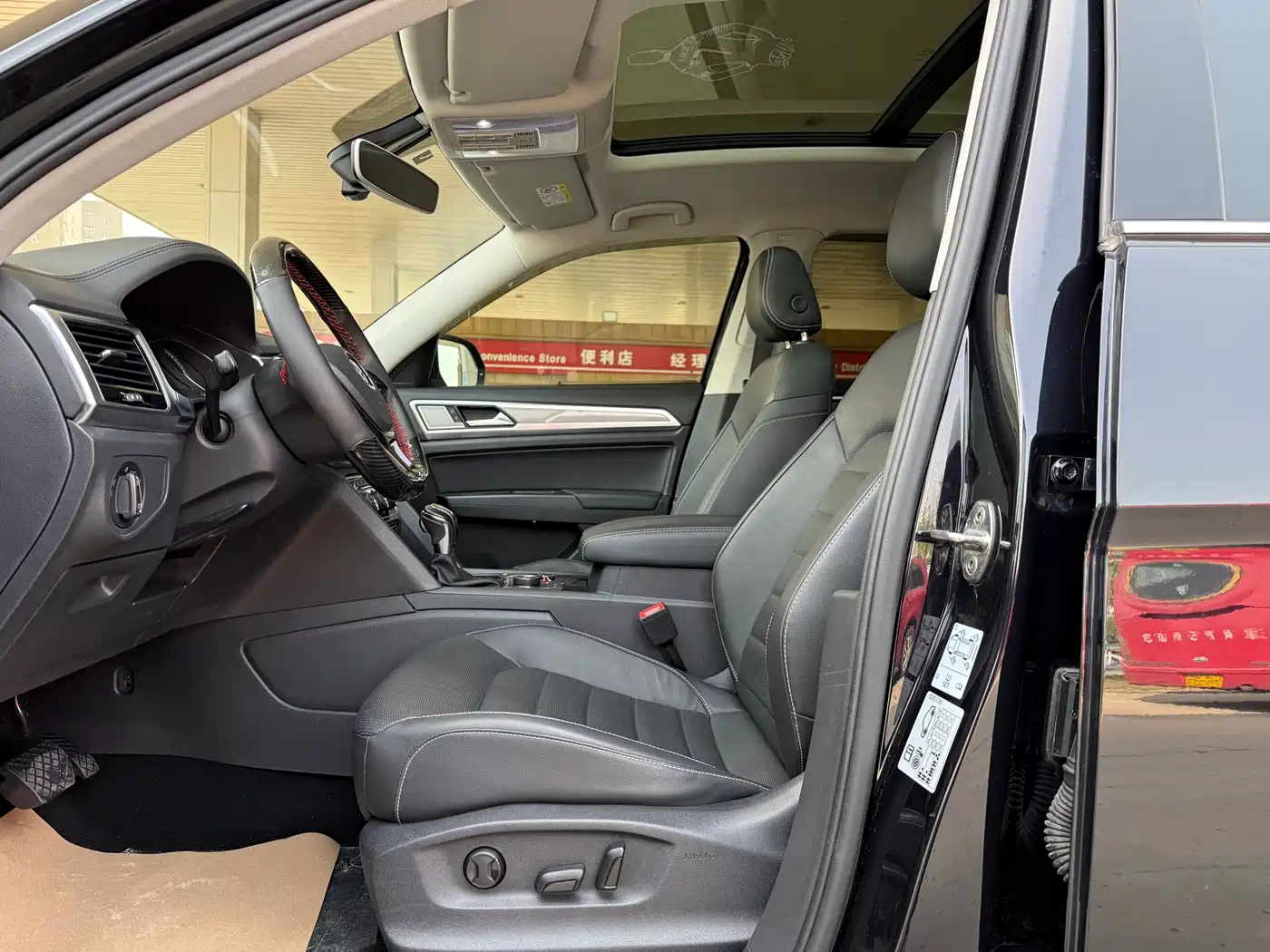 Volkswagen Teramont 2019 380TSI 4WD Luxury Edition China VI фото 12