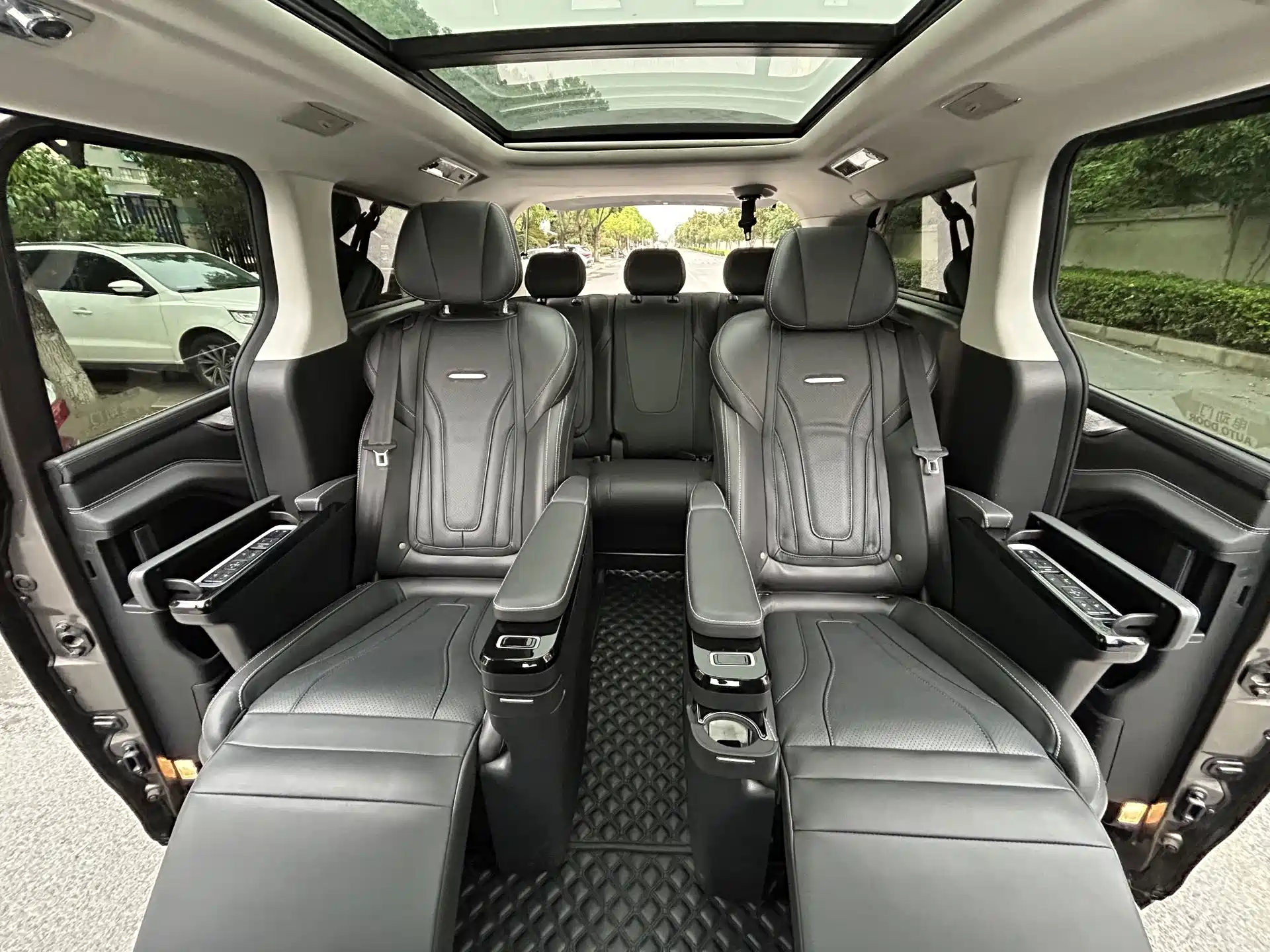 Photo 20 - Maxus G20