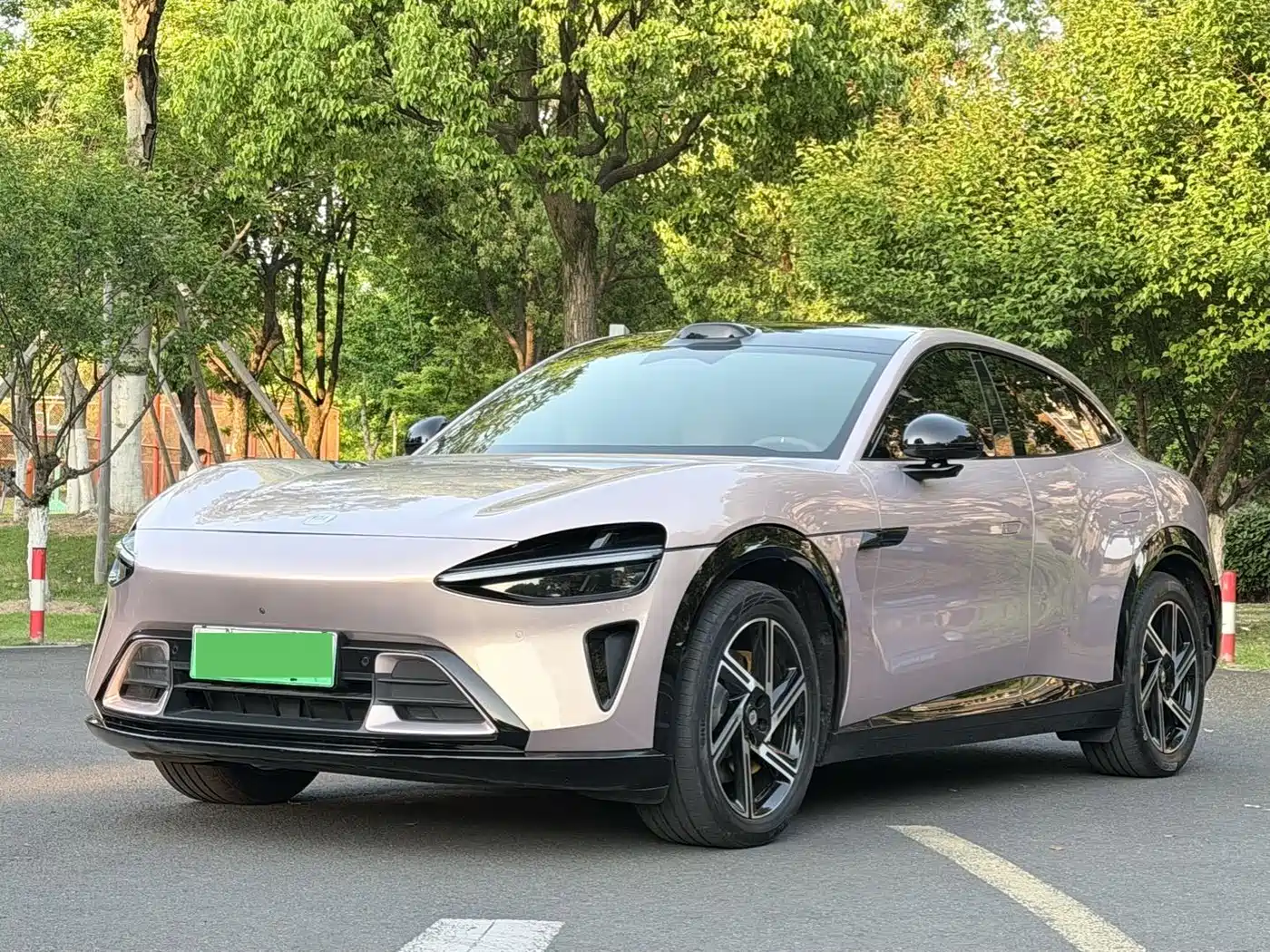 Фото 1 - Xiaomi Auto Xiaomi YU7