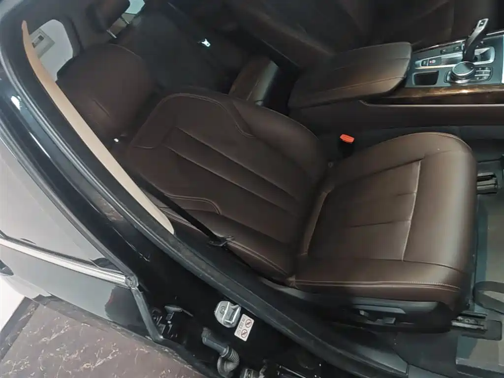 BMW X5 (Import) 2018 xDrive28i фото 25