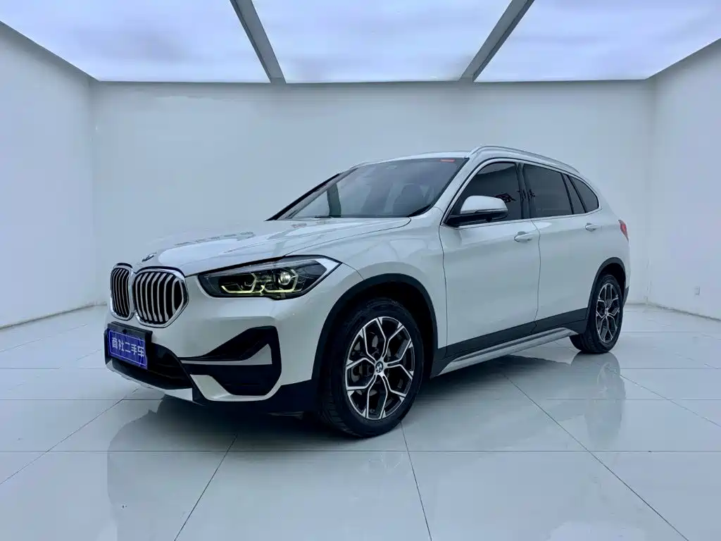 Фото 2 - BMW X1