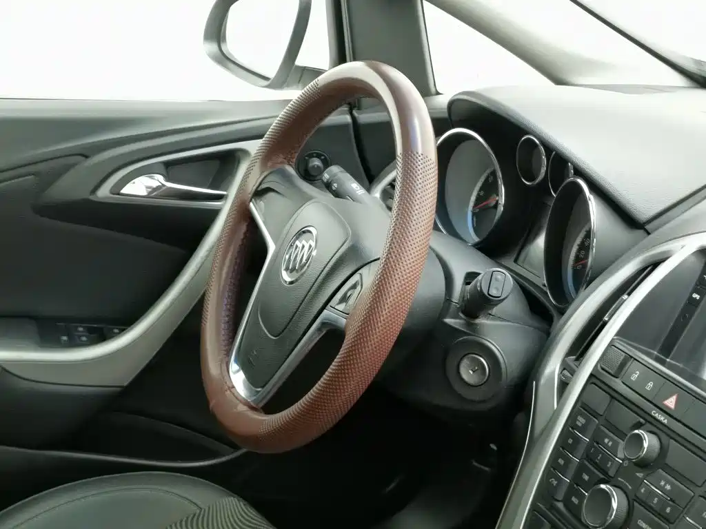 Фото 22 - Buick Excelle