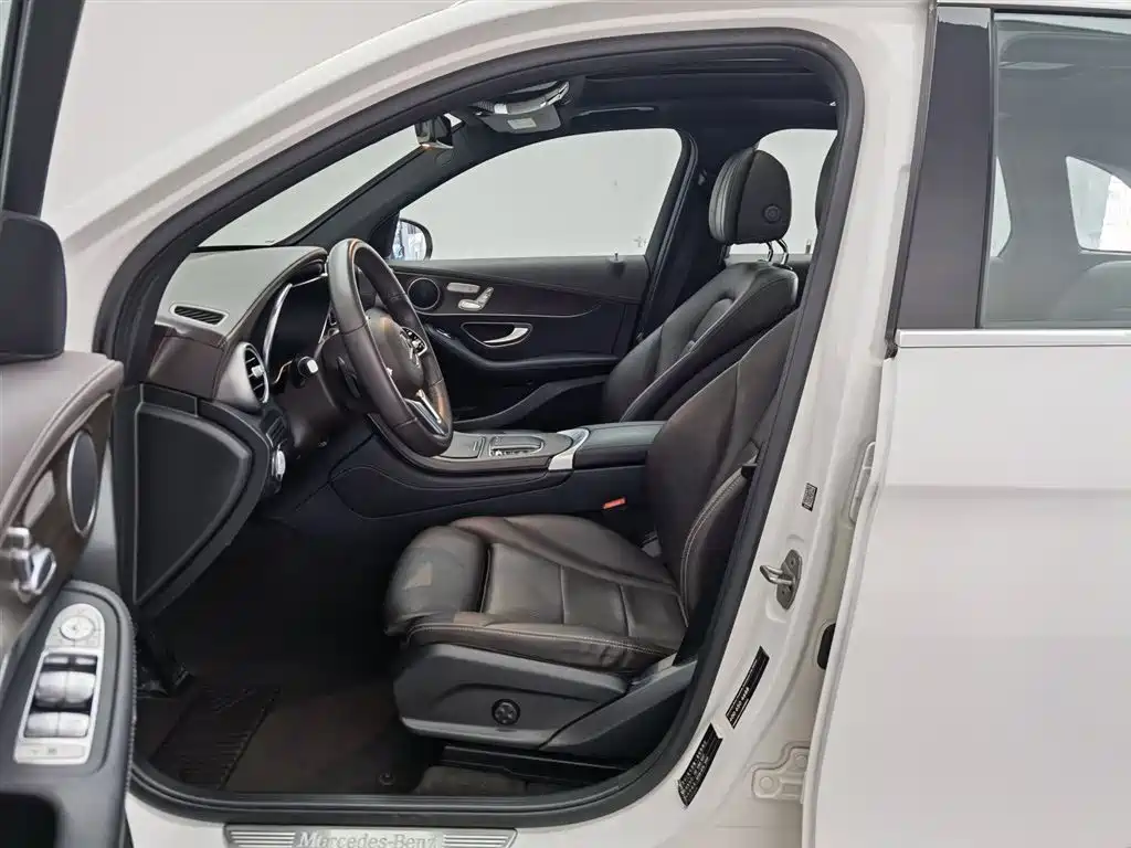 Mercedes-Benz GLC 2021 GLC 260 L 4MATIC Sporty фото 10