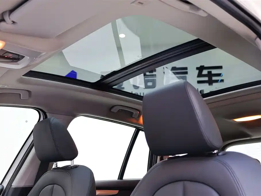 BMW 2 Series Gran Tourer 2019 220i Leading фото 26