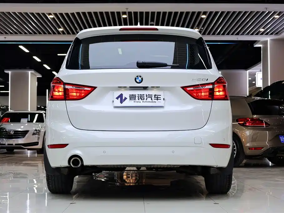 BMW 2 Series Gran Tourer 2019 220i Leading фото 7