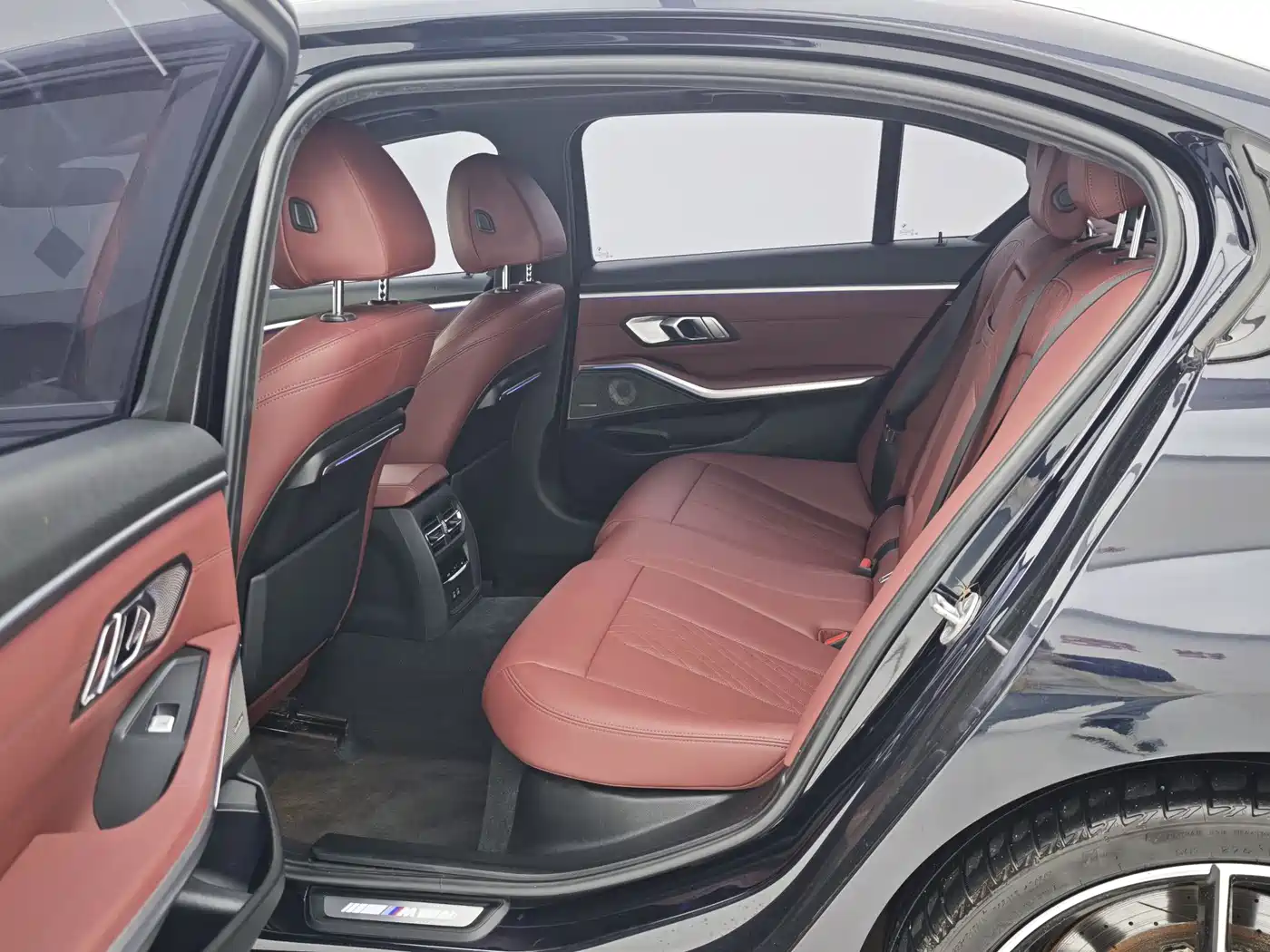BMW 3 Series 2022 325Li M Sport Shadow Edition фото 10