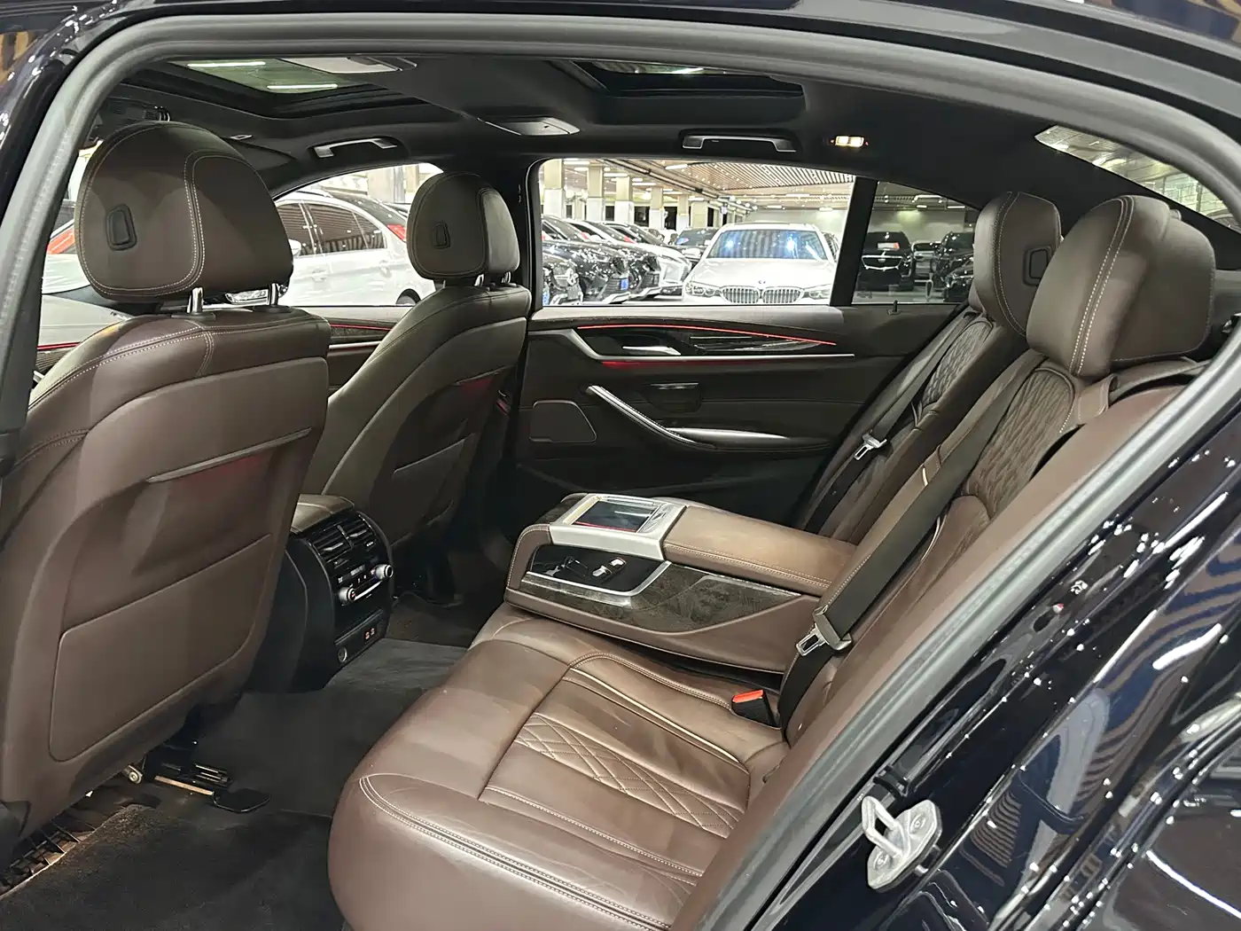 BMW 5 Series 2020 530Li Exclusive M Sport Package фото 8