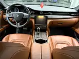 Фото 8 - Maserati Quattroporte