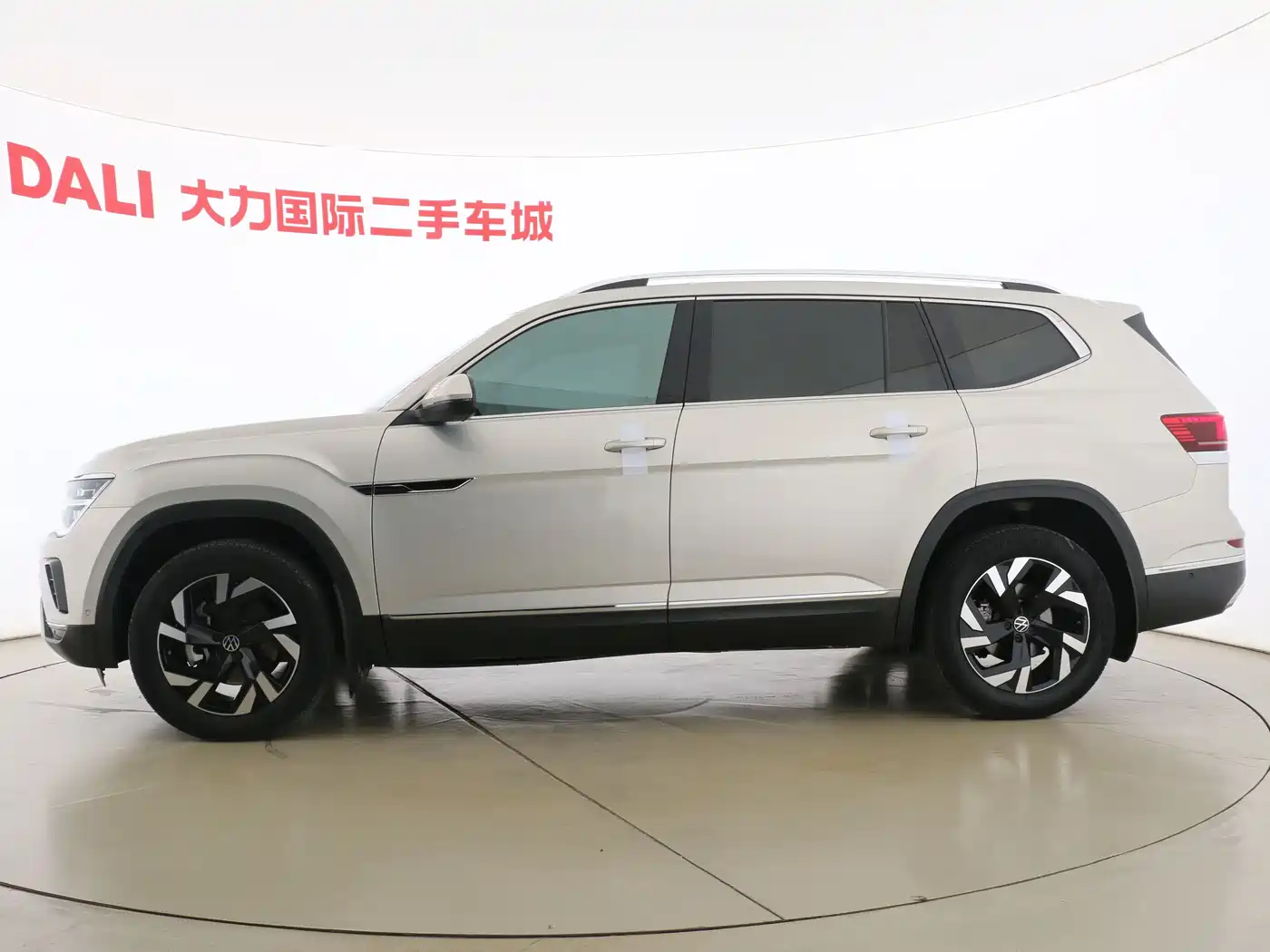 Volkswagen Teramont 2021 530 V6 AWD Prestige Luxury Edition фото 4