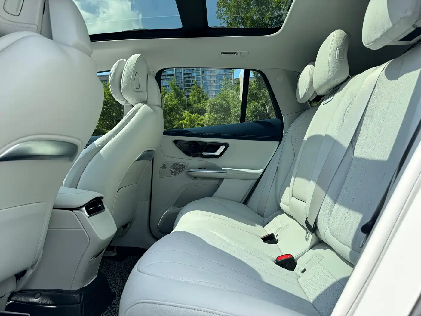 Mercedes-Benz EQE SUV 2023 350 4MATIC Luxury Edition фото 13
