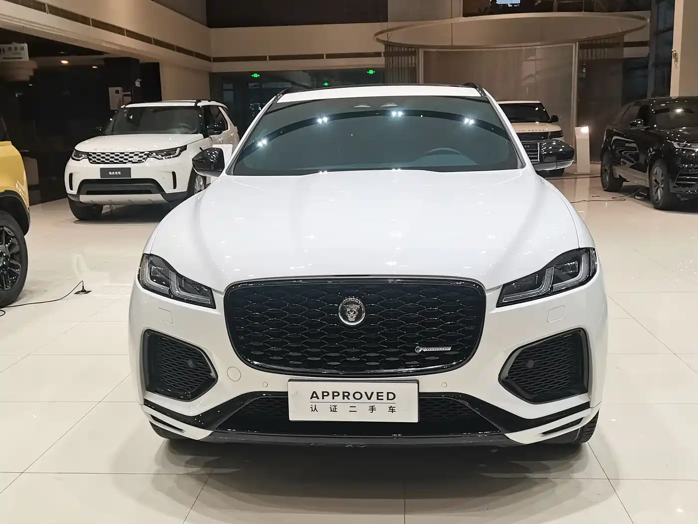 Jaguar F-PACE 2024 2024 P250 R-Dynamic SE