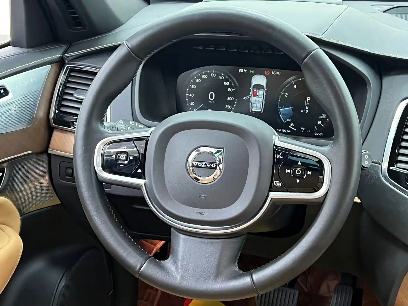 Photo 25 - Volvo XC90