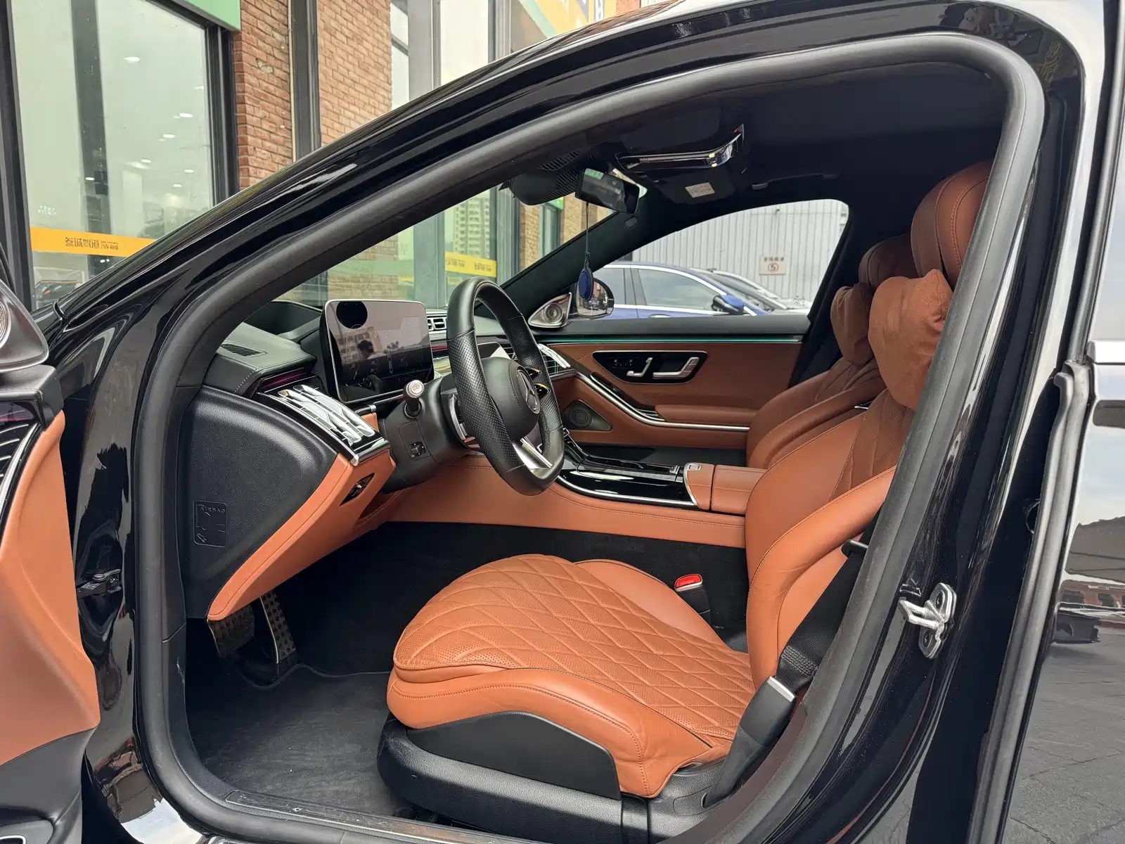 Фото 10 - Mercedes-Benz S-Class