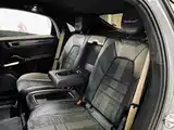 Photo 11 - Porsche Cayenne
