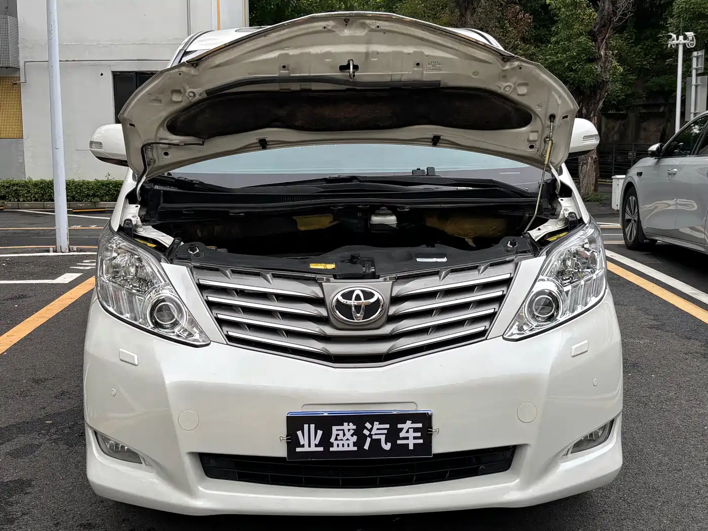 Toyota Alphard 2011 3.5L Luxury Edition фото 14