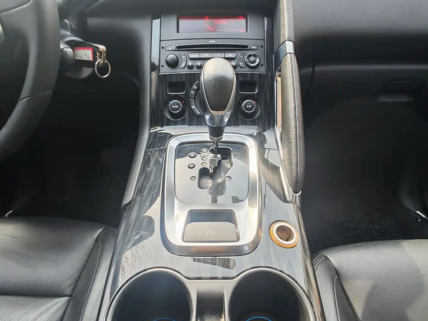 Peugeot 3008 2013 2.0L Automatic Trend Edition фото 16
