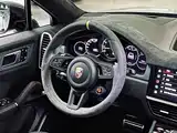 Photo 7 - Porsche Cayenne