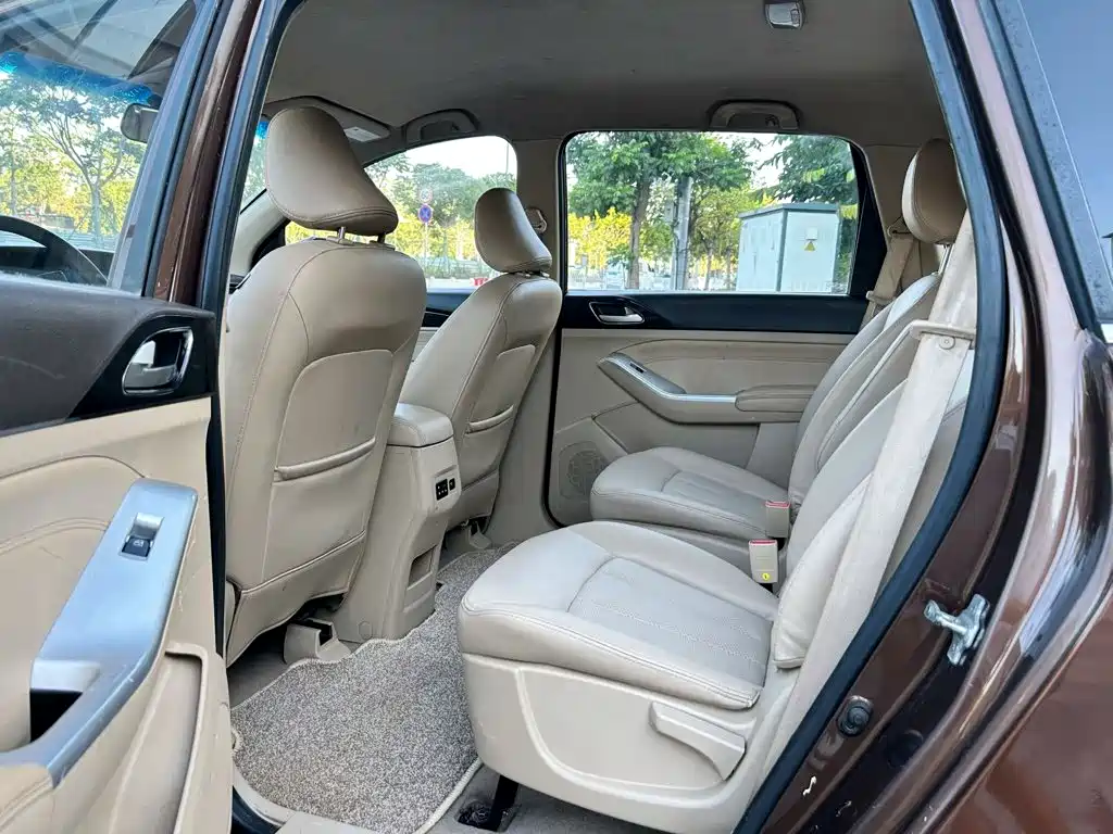 Фото 8 - Baojun 730
