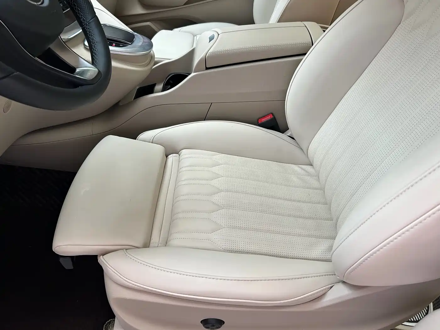 Mercedes-Benz V-Class 2022 V 260 Pilot Edition фото 7