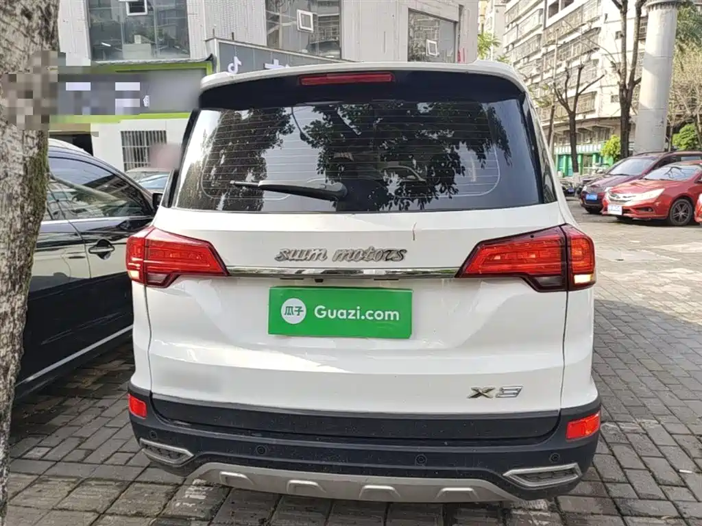 SWM Motor SWM X3 2021 2020 1.5L Manual Premium 7-seater