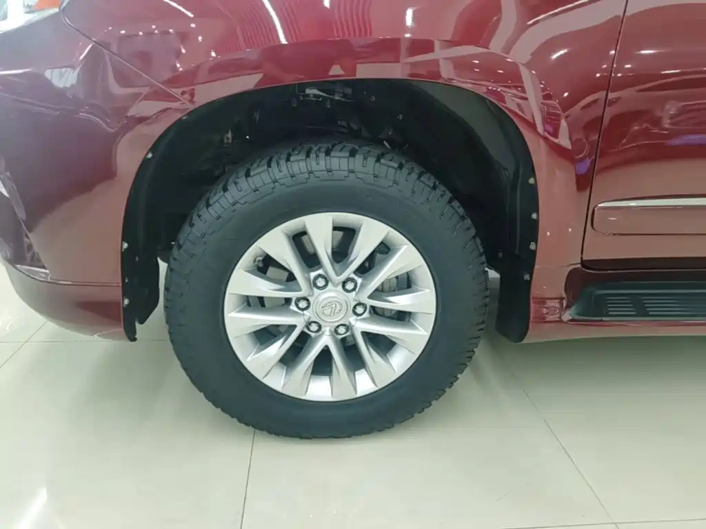 Фото 23 - Lexus GX