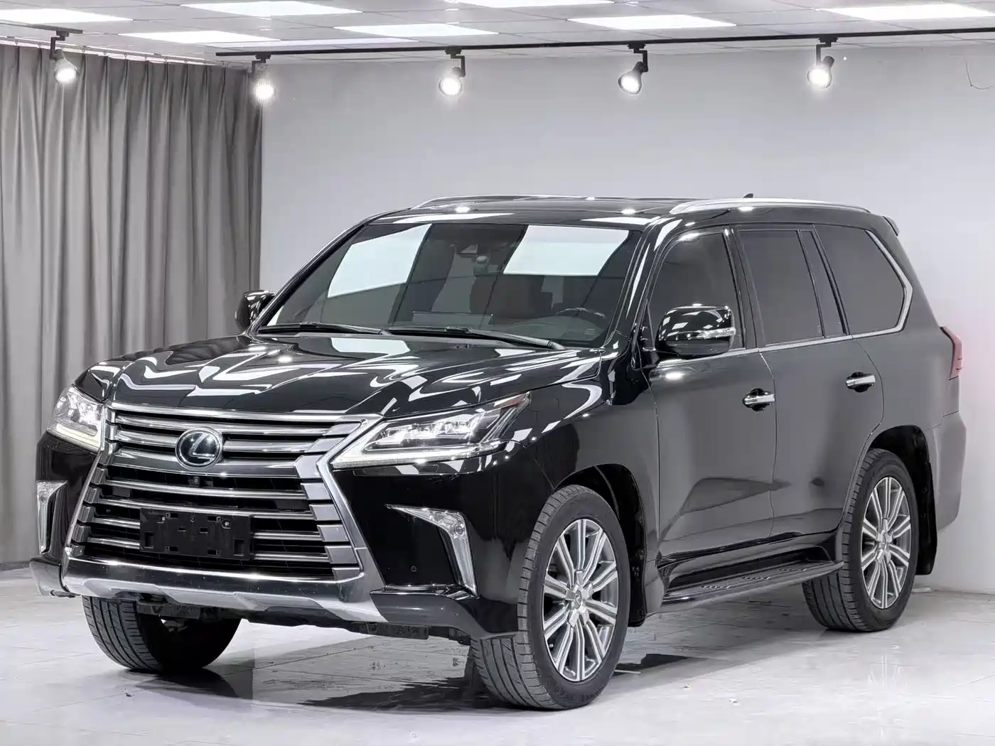 Lexus LX 2016 570 Luxury Premium Edition фото 2