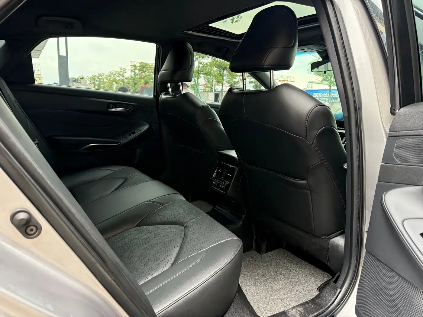 Toyota Avalon 2019 2.0L XLE Premium Edition (China VI) фото 13